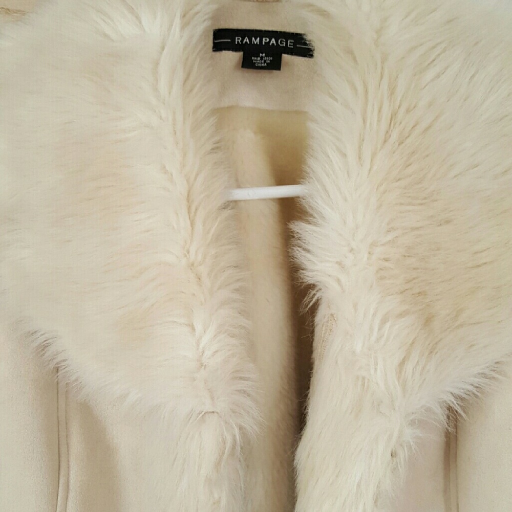 Rampage Women's Cream Teddy Jacket - Picture 3 of 4